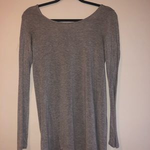 Long sleeve open back tee